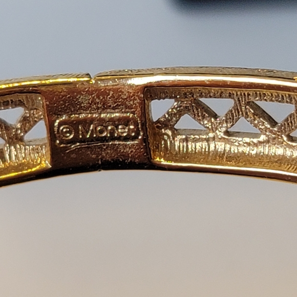 Monet RARE Bangle / Gold Gilded Look / Goldtone, Vintage, Estate, Size 8 - Picture 7 of 10